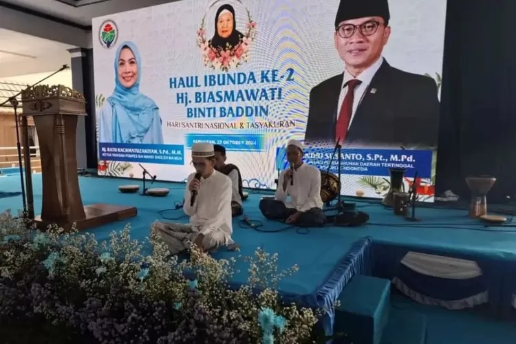 Yandri Susanto Kembali Tuai Kritik, Gunakan Backdrop Kementerian untuk Haul Ibunya